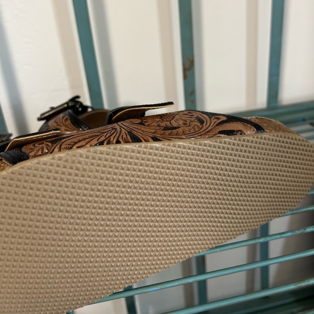 Myra Tooled Leather Sandals Brown Cork Footbed Feather Buckle Boho Western Sz 6 - Picture 7 of 8